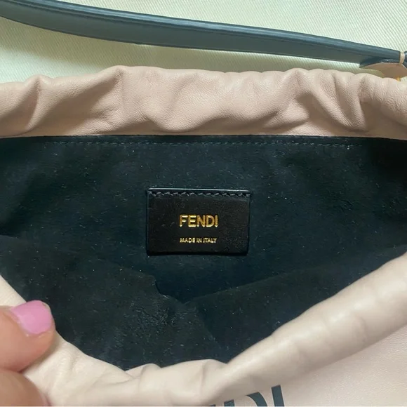 Fendi Baby Pink Leather Drawstring Crossbody / Shoulder Bag - Picture 5 of 9